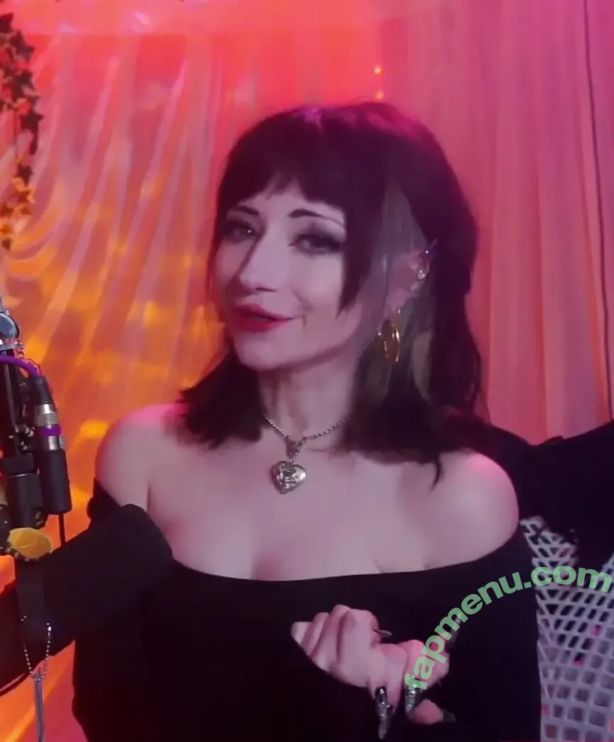 Yogscast Bouphe nude photo #0105 (bouphe / bouphemagic)