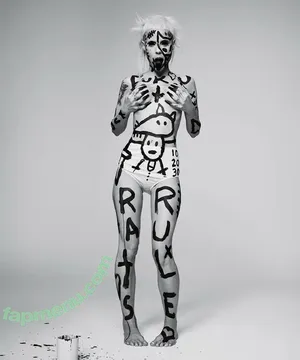  nude photo #0001