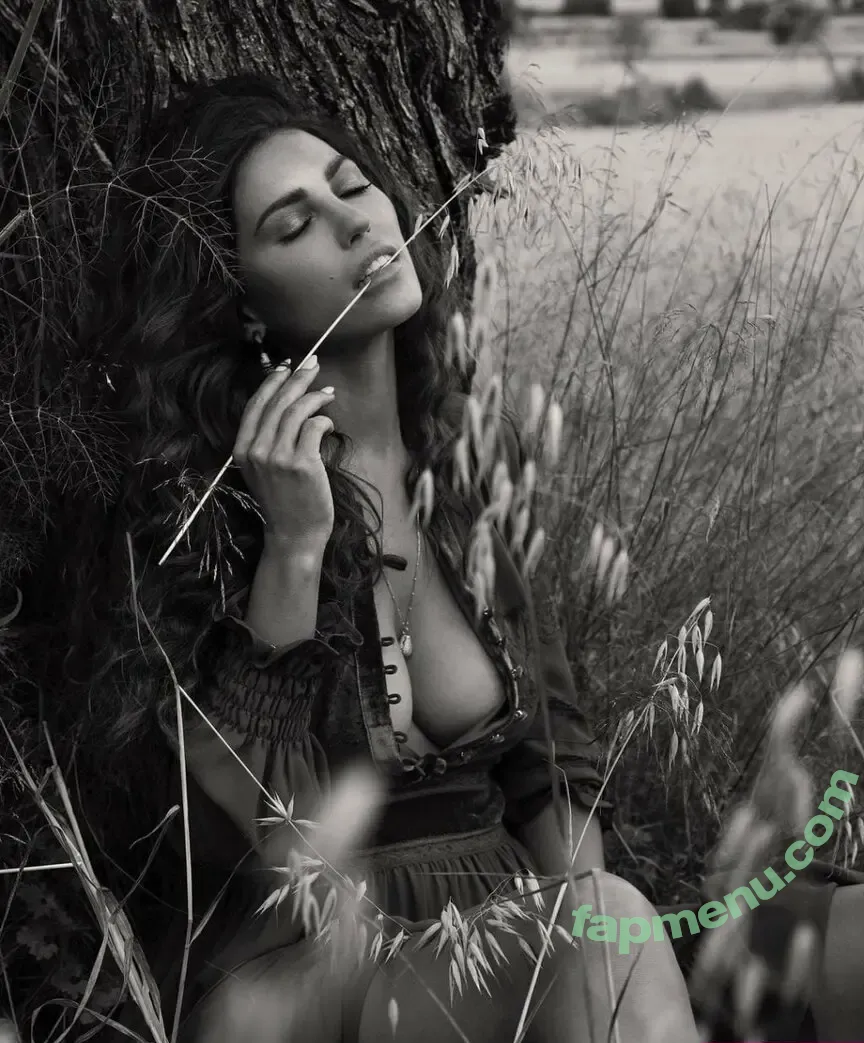 Yolanthe Cabau nude photo #0011 (Yolanthe Cabau)