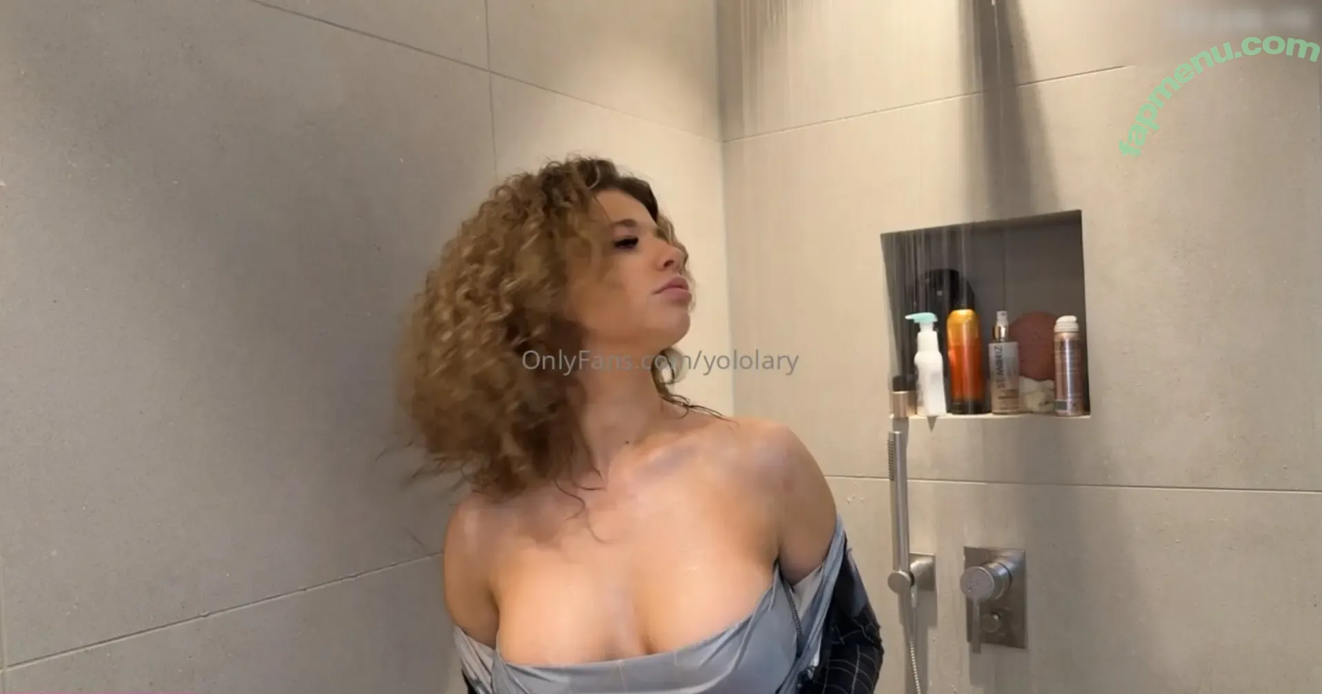 Yololary nude photo #0001 (Yololary)