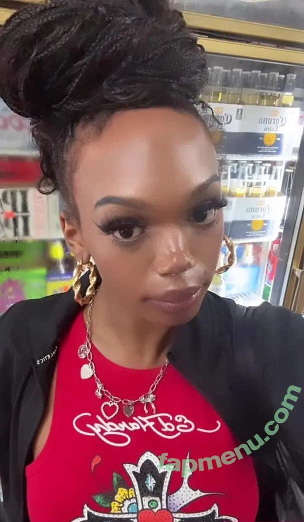 yomanwyae nude photo #0012 (yomanwyae)