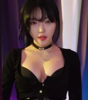 yoon_froggy / jhjjijji / korean streamer nude photo #0001