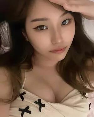 YoonHyoonAikuros / Kang Hee nude photo #0002