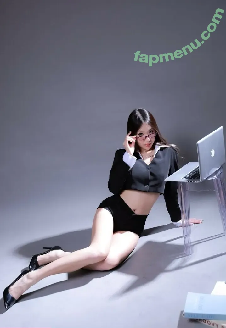 Yoshibaby nude photo #0010 (Tinayoshile)