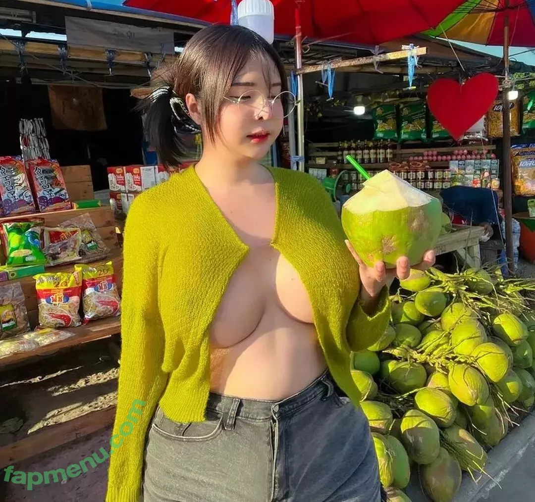 yoshithunchanok nude photo #0020 (bigtits_yoshi / yoshithunchanok__)