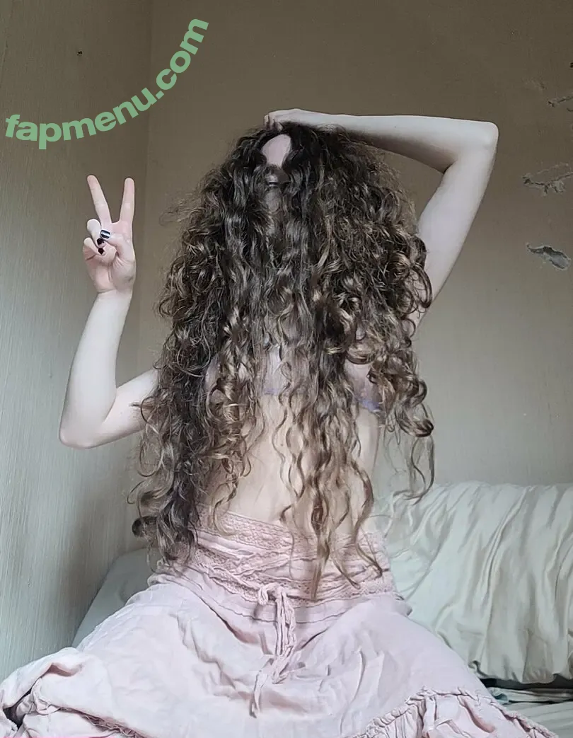 YoSoyGala nude photo #0053 (yosoygala__)