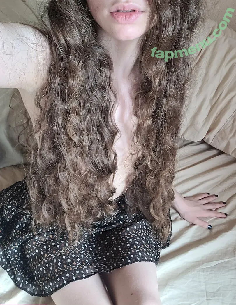 YoSoyGala nude photo #0054 (yosoygala__)