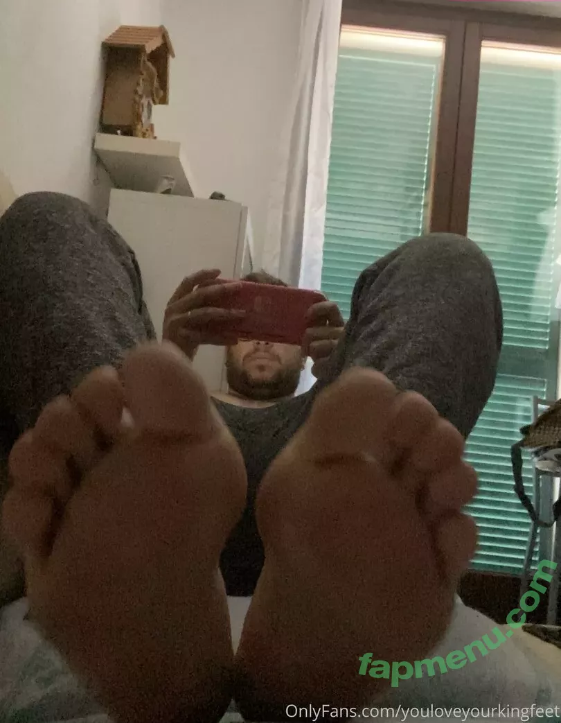 youloveyourkingfeet nude photo #0008 (brandon_likespoop)