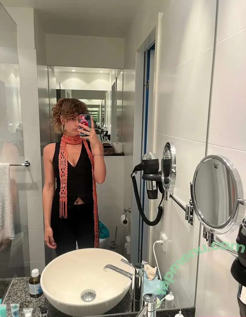 youngdumbanddirty nude photo #0010 (playful_paula)