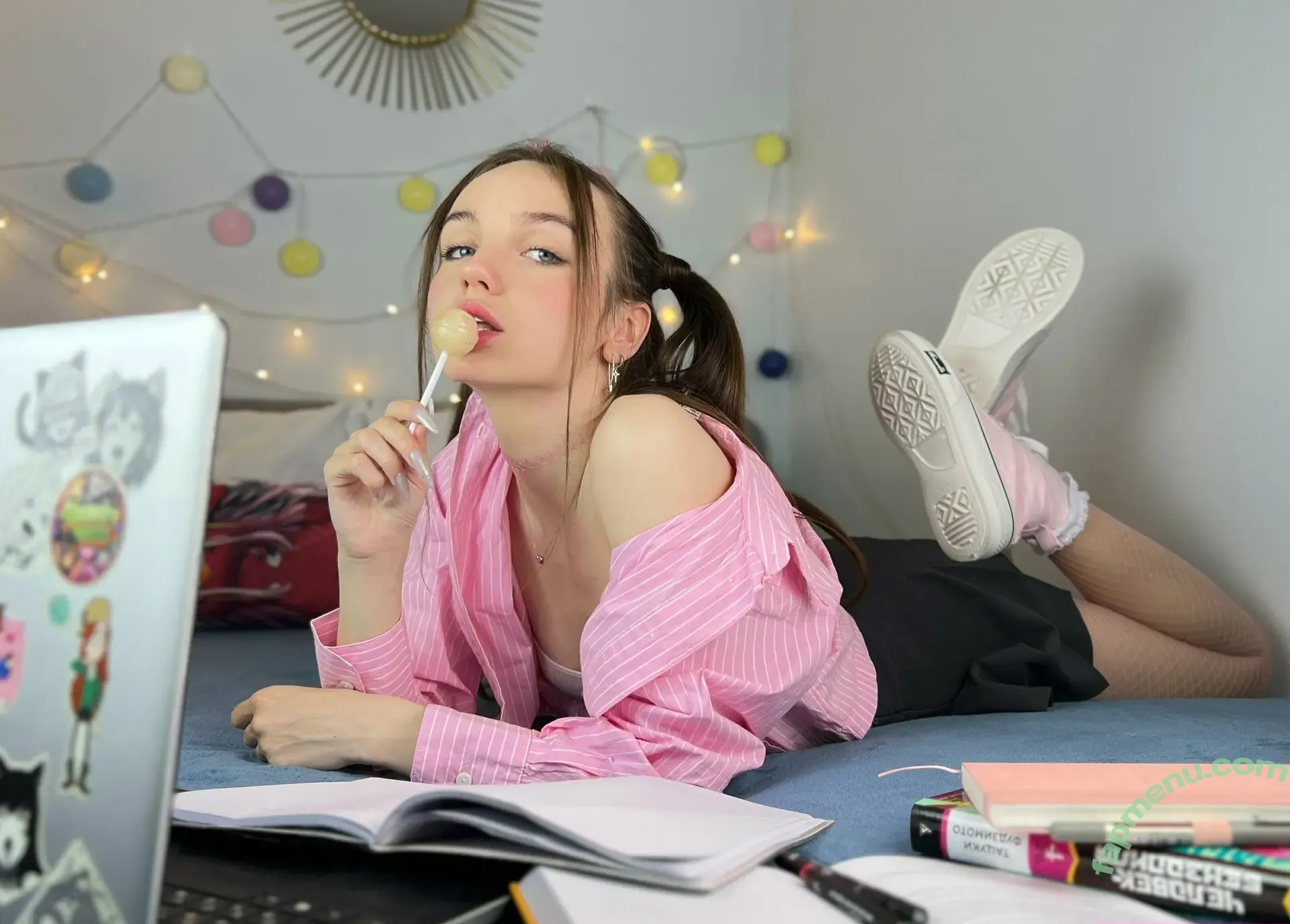 youngy.lizzy nude photo #0138 (Lizzy Youngy / younglizzyoficial)