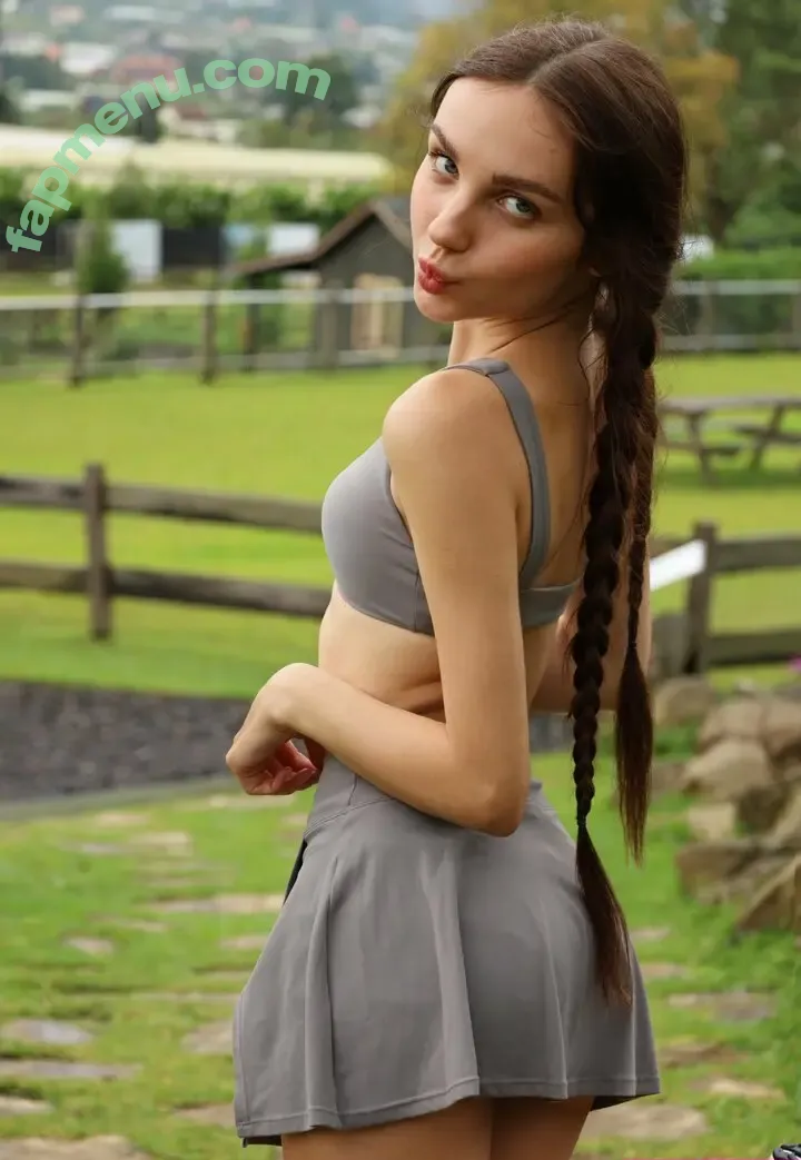 youngy.lizzy nude photo #0350 (Lizzy Youngy / lizz_youngy)