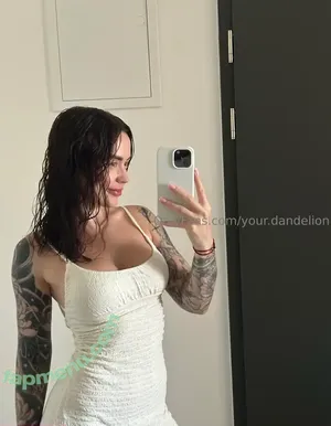 your.dandelion / yourdandelia nude photo #0014