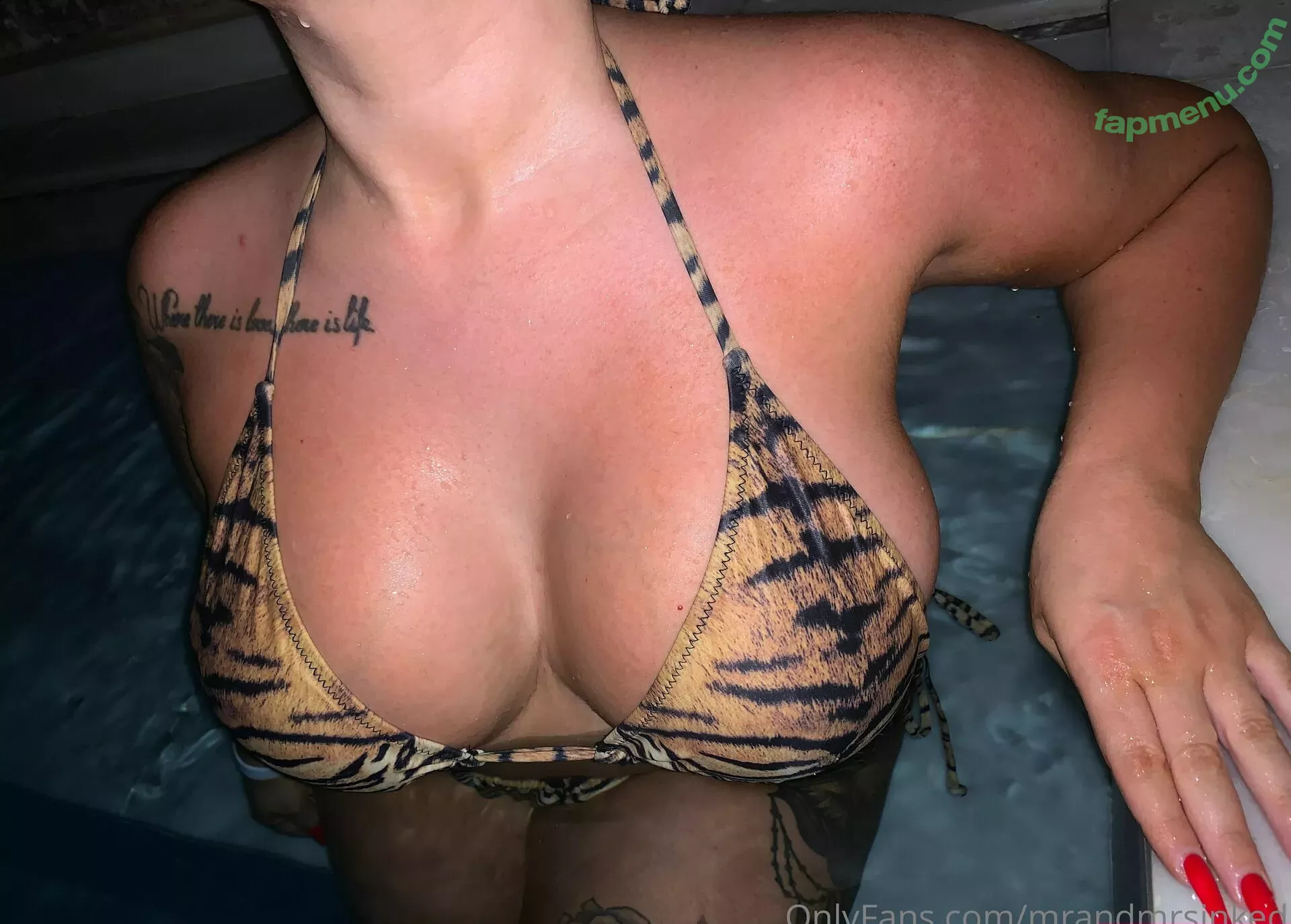 your-favourite-domme nude photo #0029 (kinkydomgabbie)