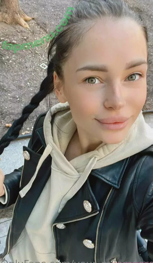 your_milamoore nude photo #0082 (your_milamoore)