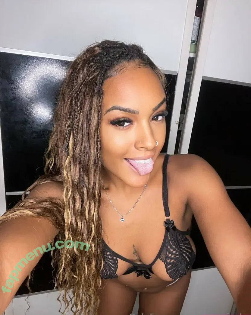 Your Rafa nude photo #0024 (missrafaela / yorafarafa)