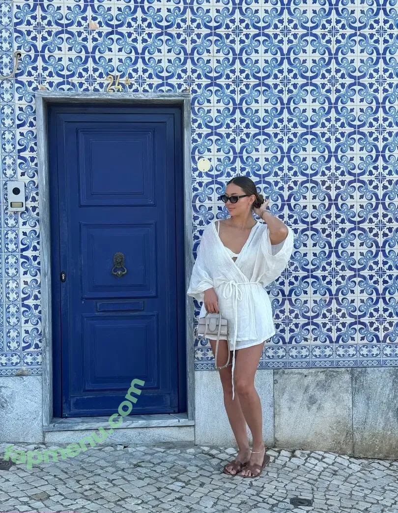 YOUR TASHA nude photo #0149 (tashaghouri / your.tasha)