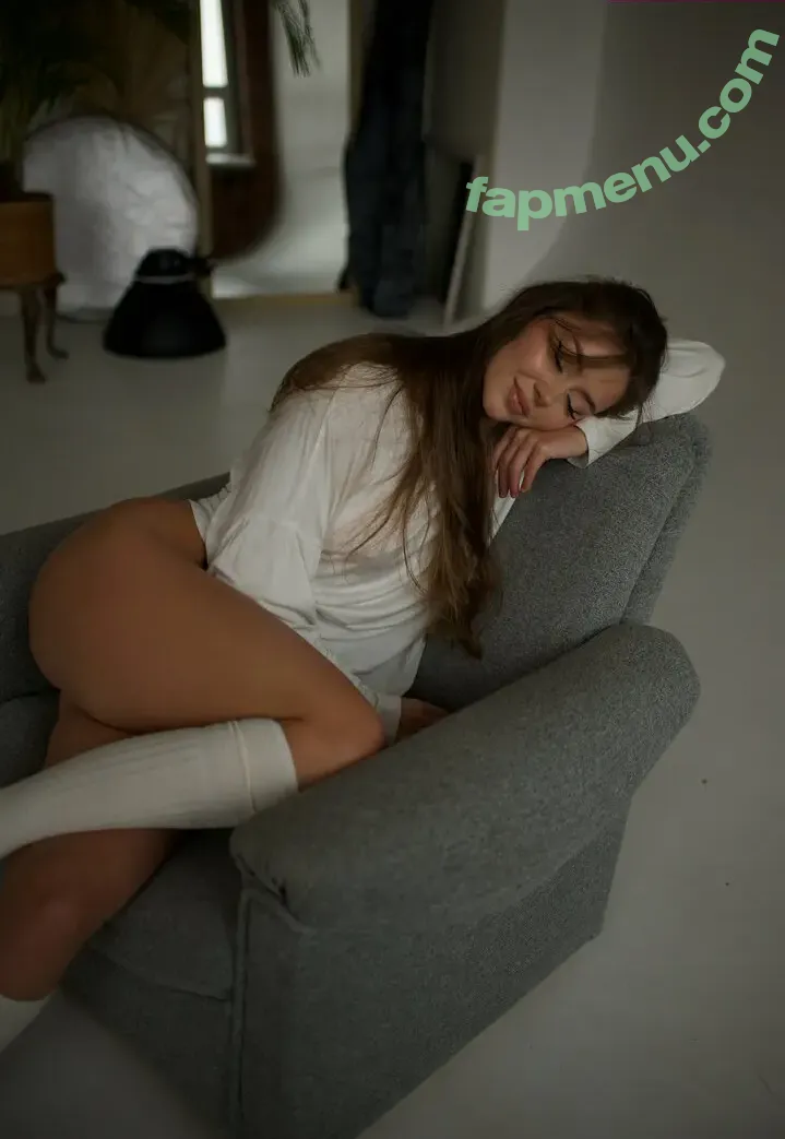 YOUR TASHA nude photo #0176 (tashaghouri / your.tasha)