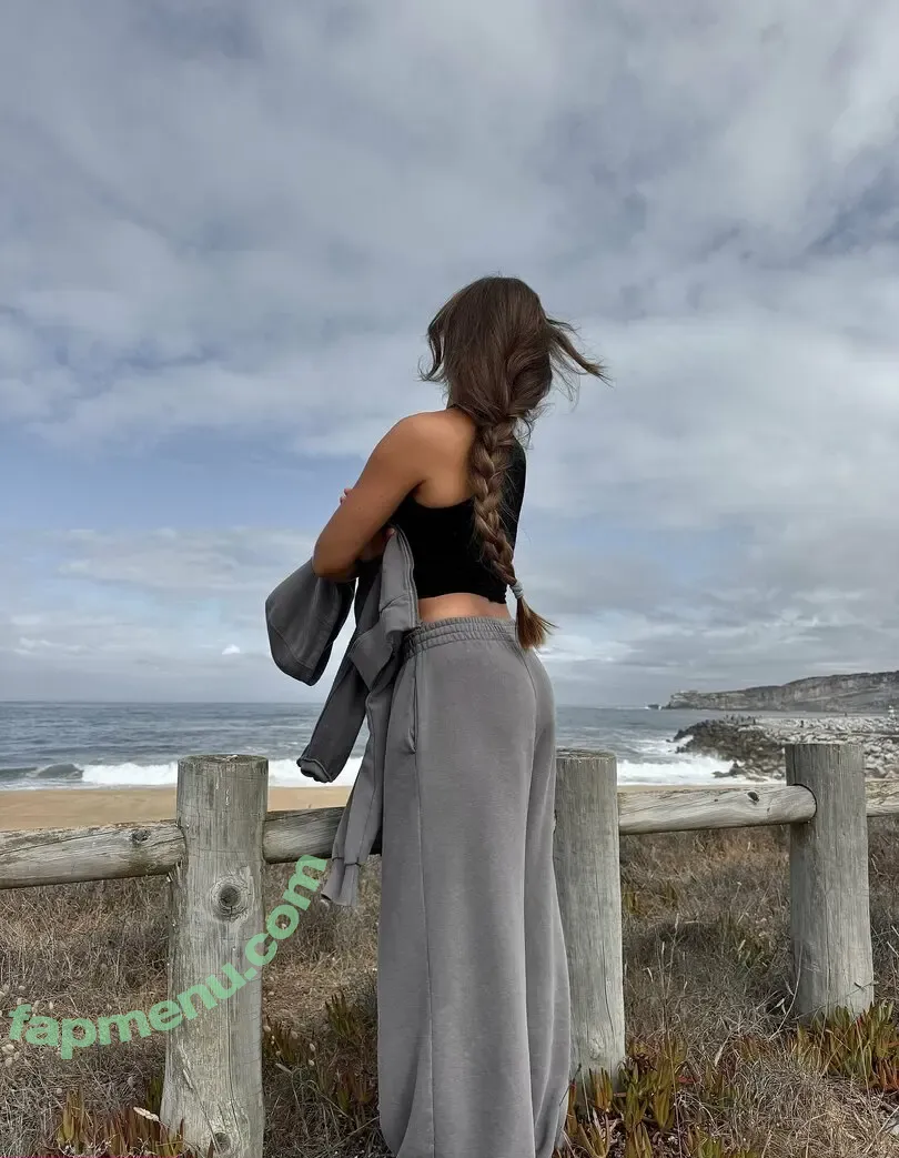 YOUR TASHA nude photo #0177 (tashaghouri / your.tasha)