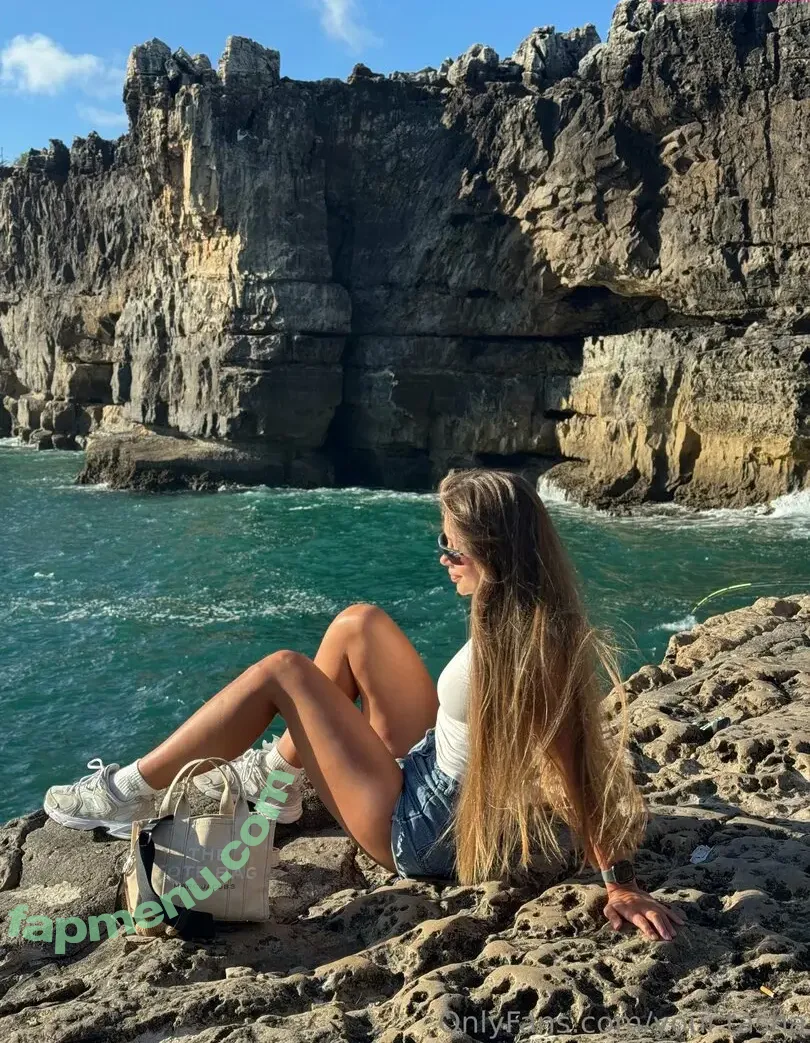 YOUR TASHA nude photo #0178 (tashaghouri / your.tasha)