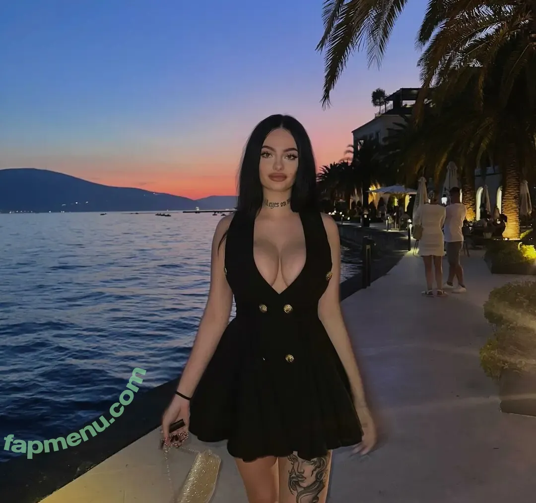 yourange nude photo #0011 (Angelina Marcenko / _prettyange_)