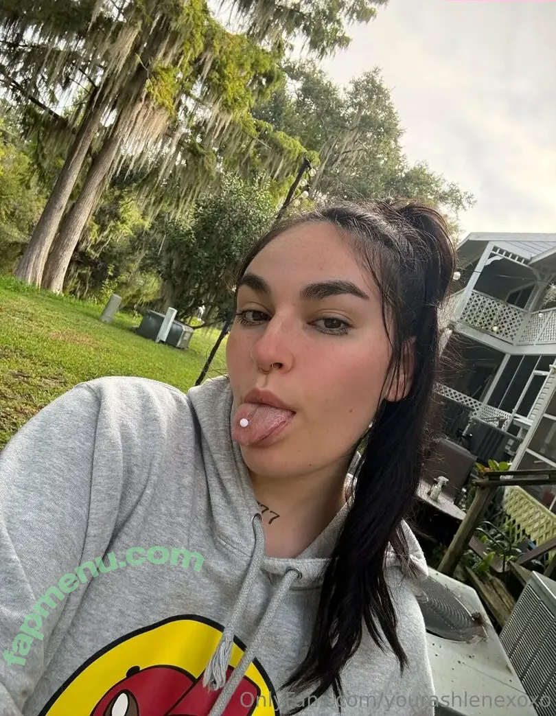 yourashlenexoxo nude photo #0021 (yourashlene)