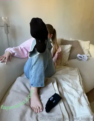  nude photo #0002