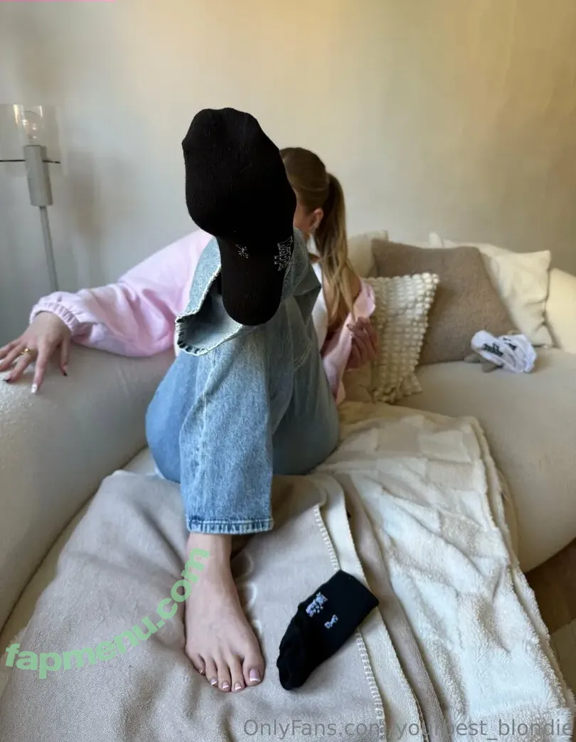 yourbest_blondie nude photo #0002 (yourbest_blondie)