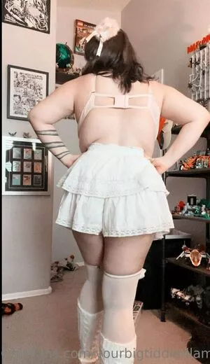 yourbigtiddiedlamb / la_b0ss_lady_ nude photo #0022