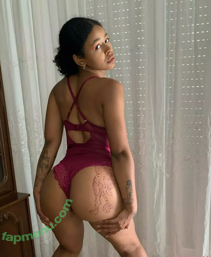 yourcleopathra nude photo #0104 (babecleoo / realkleopathraa)