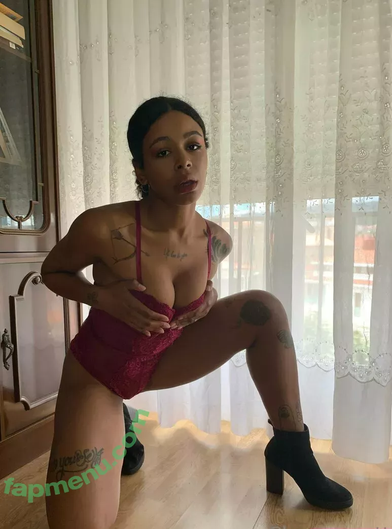 yourcleopathra nude photo #0122 (babecleoo / realkleopathraa)