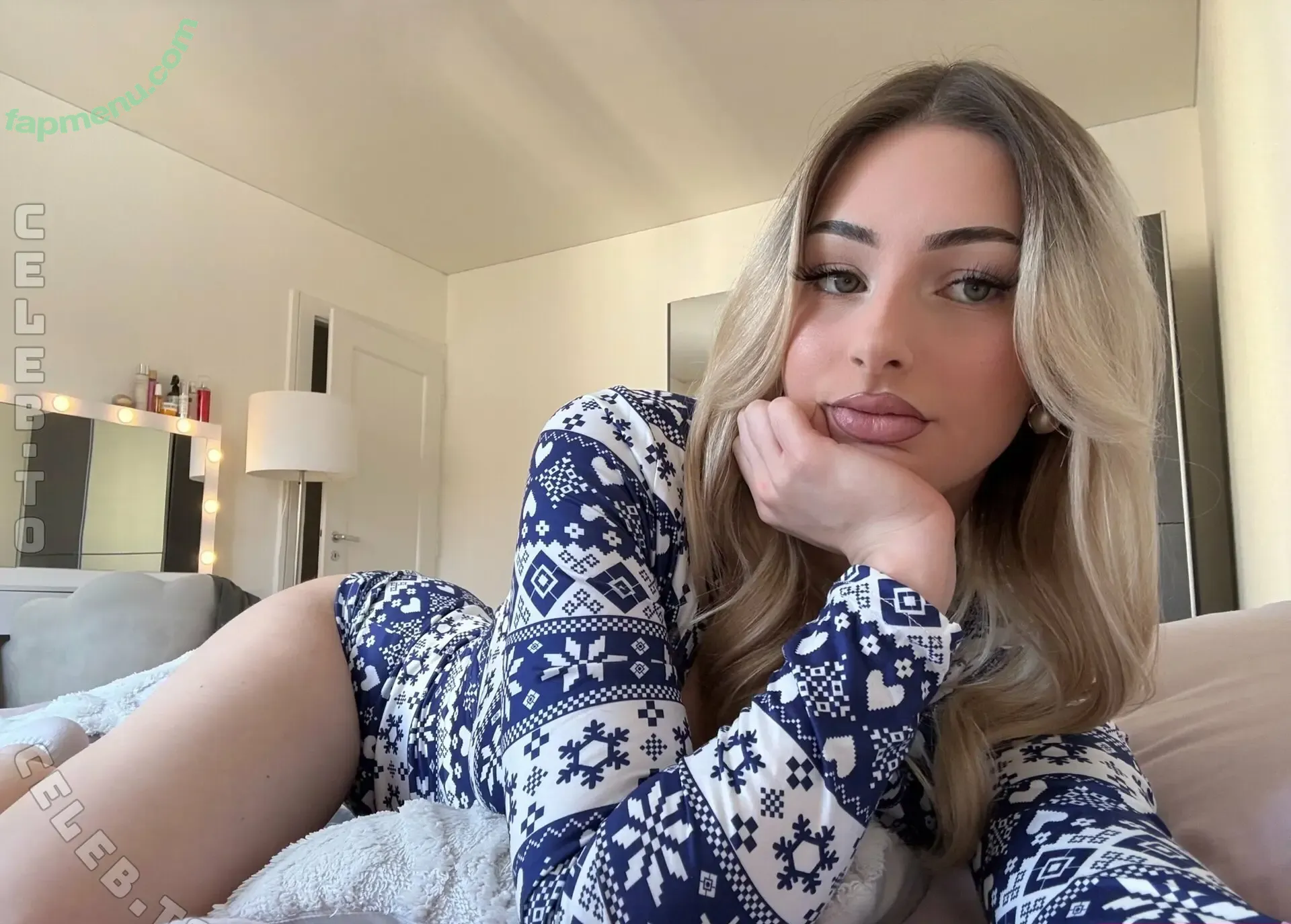 yourfavblondie23 nude photo #0173 (Anareignyy / _favblondie)