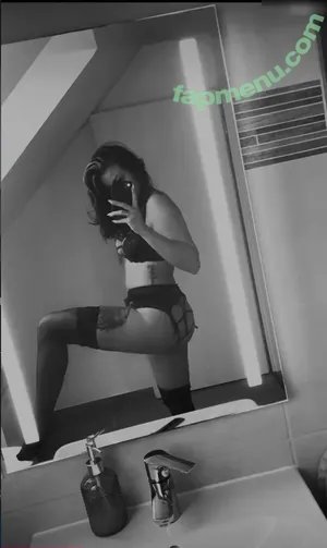  nude photo #0001