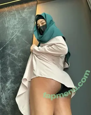 yourgfaliyah / yofavvniyaa nude photo #0092