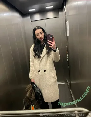 yourgirlannaa / yourgirlanna nude photo #0035