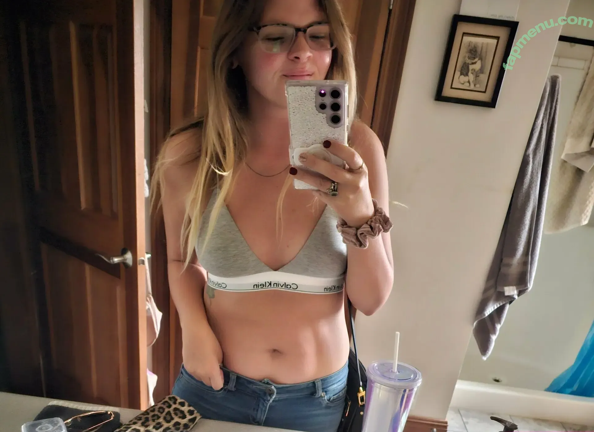 yourhazelmay nude photo #0024 (yhaelmay)