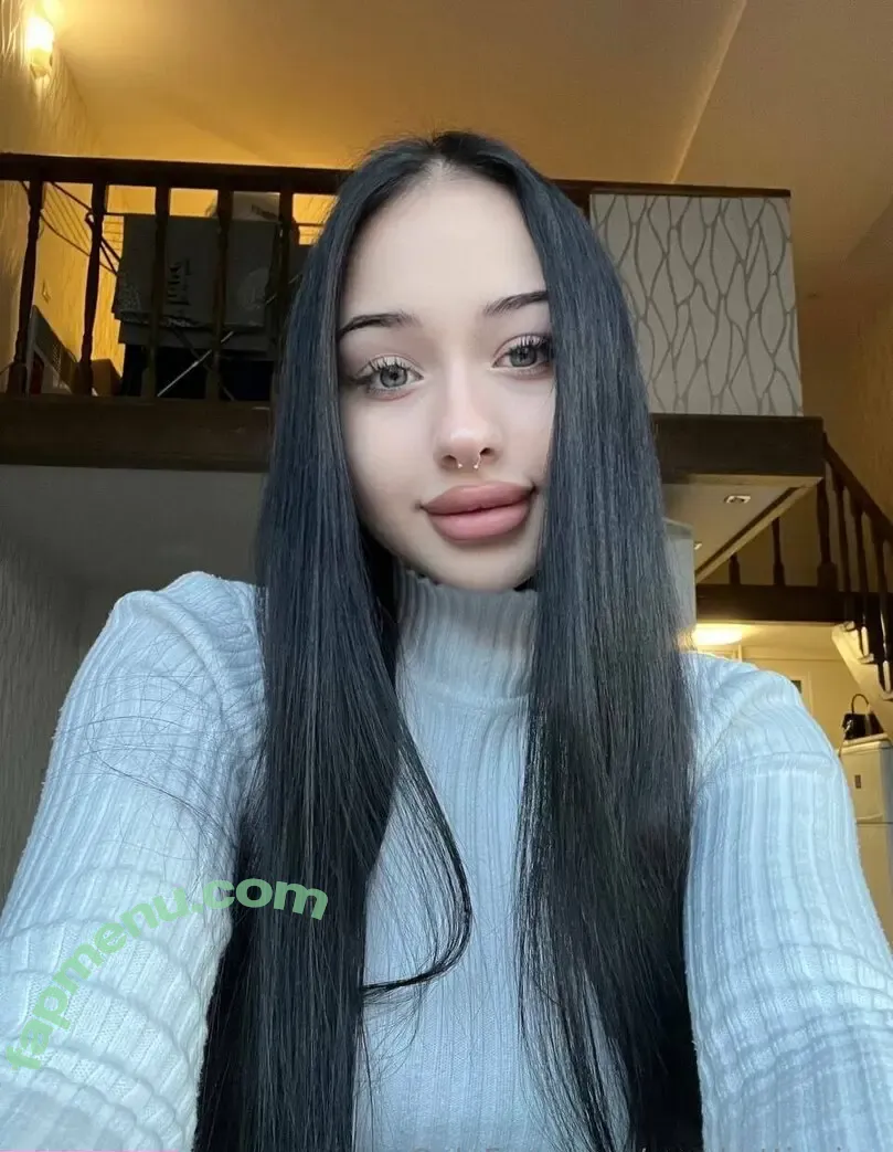 yourhottienica nude photo #0012 (yourhottienica)