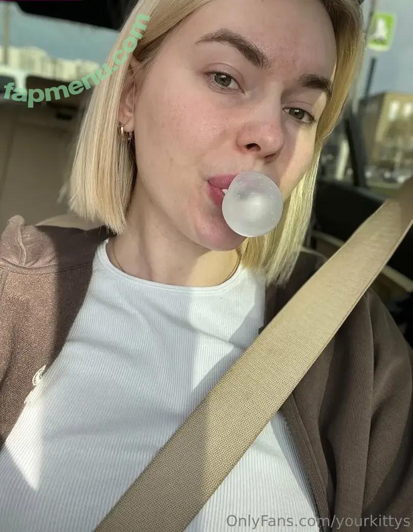 yourkittys nude photo #0005 (nicole.your.kitty)