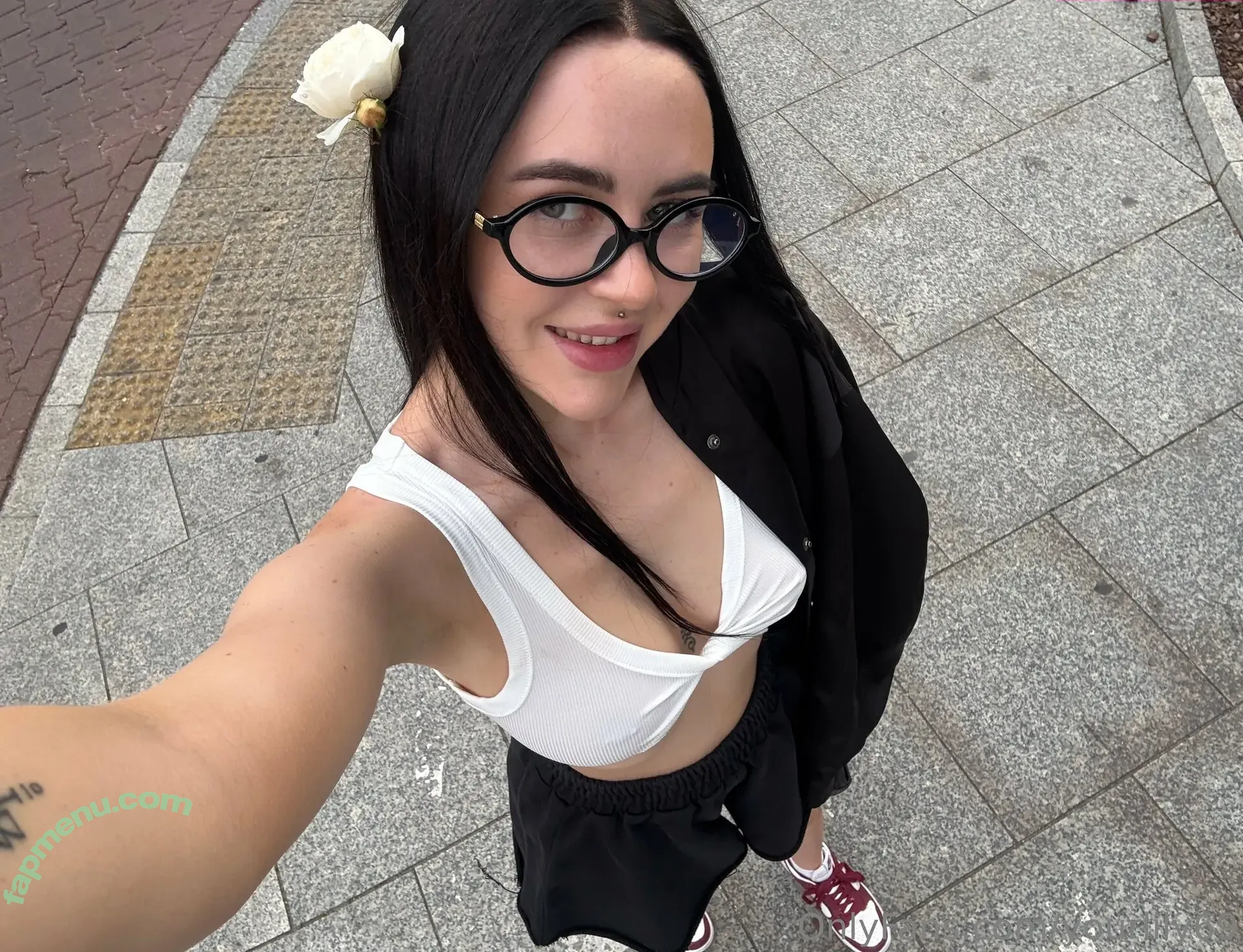 yourlily69 nude photo #0014 (yourlily69)