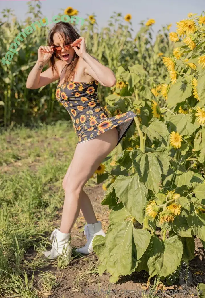 yourmorganmuse nude photo #0035 (unravelmymess)