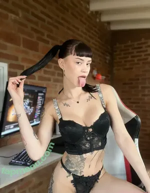 yoursaria / pongs.kim nude photo #0008