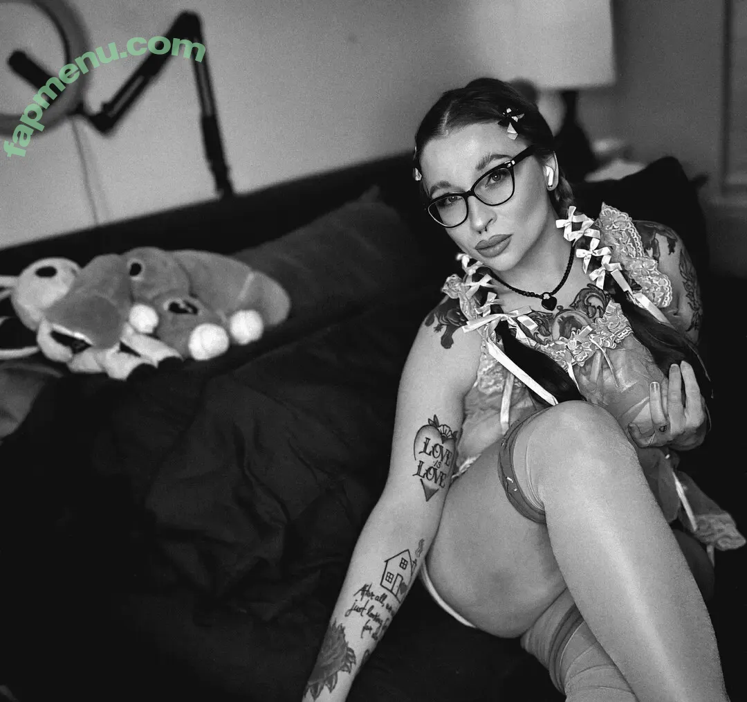 yourscarletharlotxxx nude photo #0001 (yourscarletharlot)