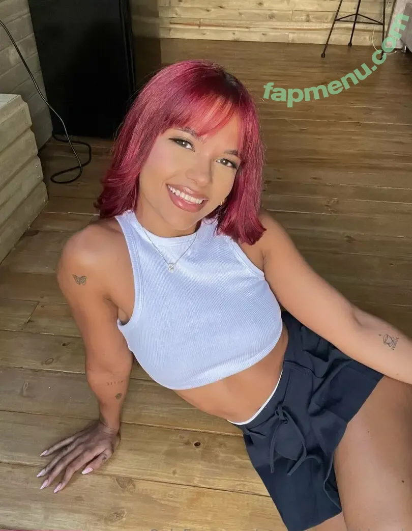 yoursofiwithheart nude photo #0001 (yoursofiwithheart)