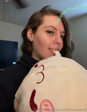 yourvirtualgamergf / yourvirtualgf nude photo #0008