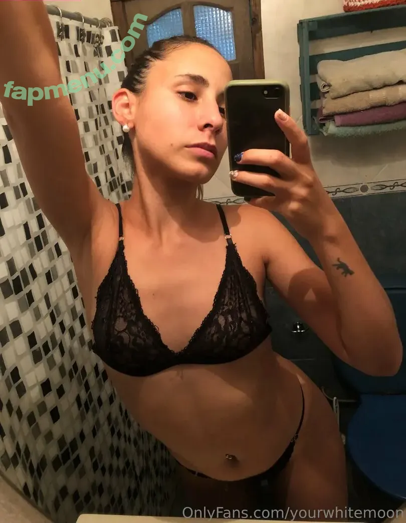 yourwhitemoon nude photo #0007 (whitemoonsylva)