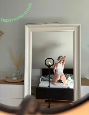  nude photo #0009