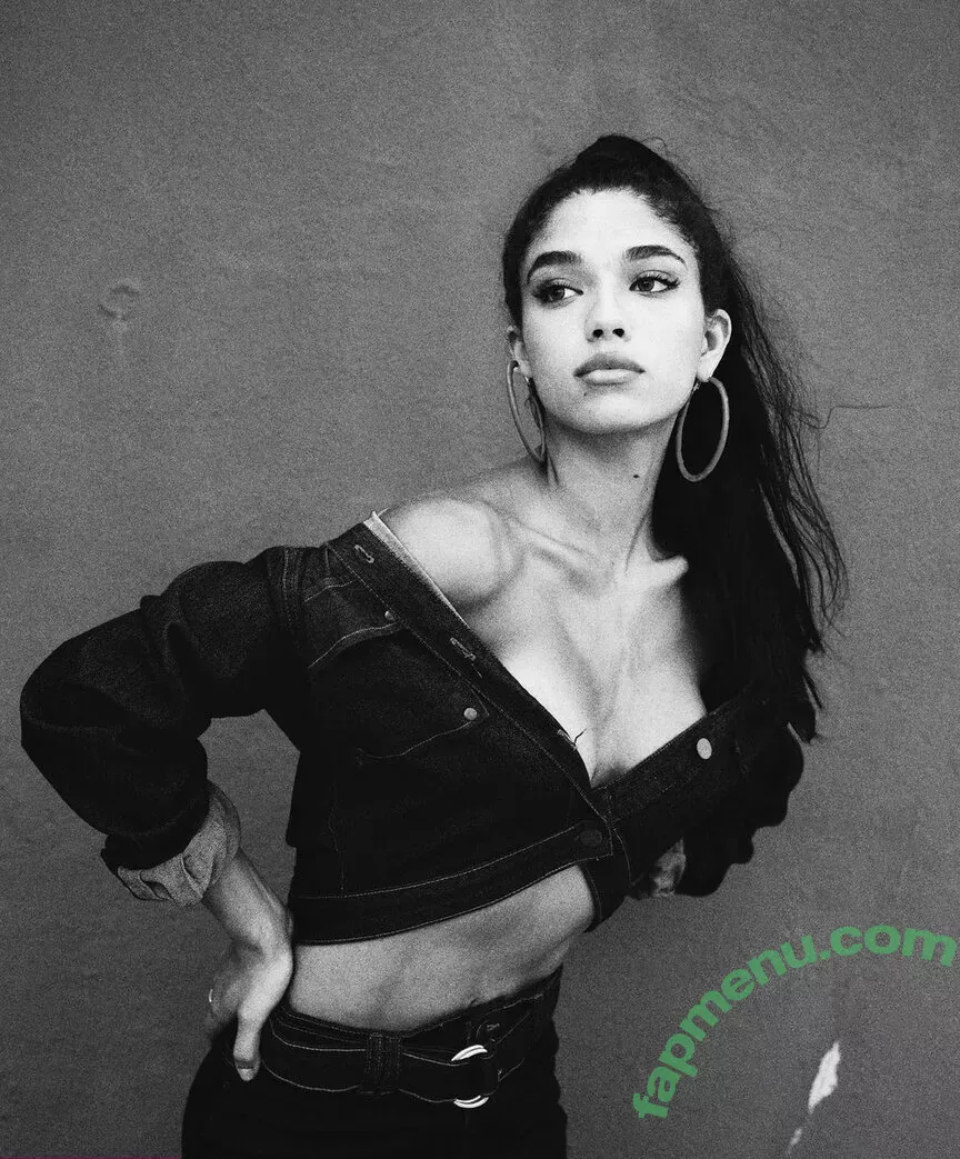 Yovanna Ventura nude photo #0295 (Yoventura / whoisyoventura)