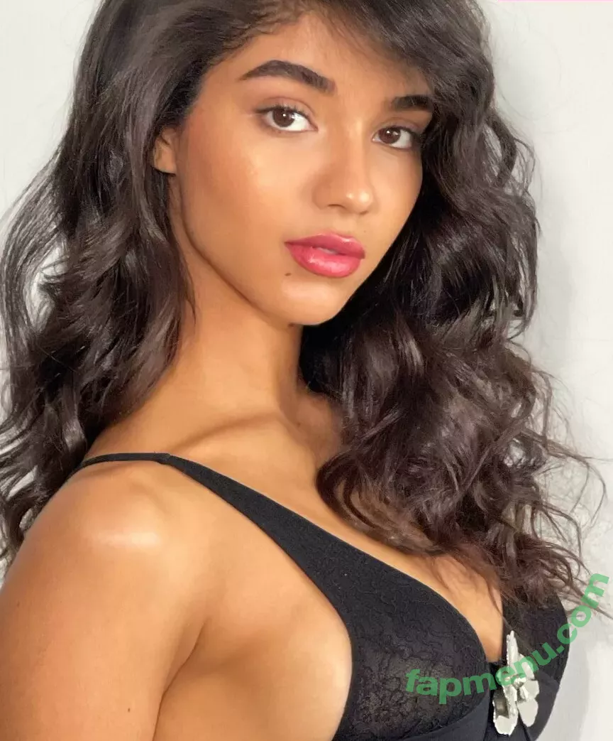 Yovanna Ventura nude photo #0352 (Yoventura / whoisyoventura)