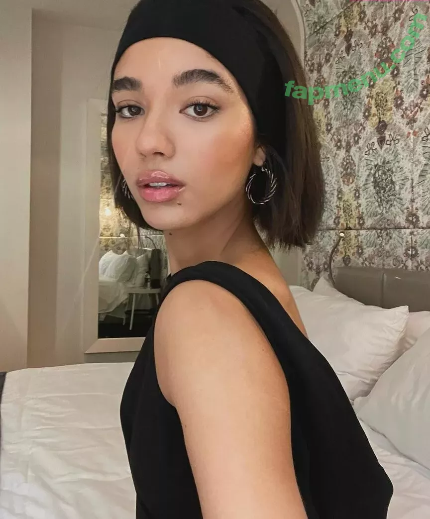 Yovanna Ventura nude photo #0667 (Yoventura / whoisyoventura)