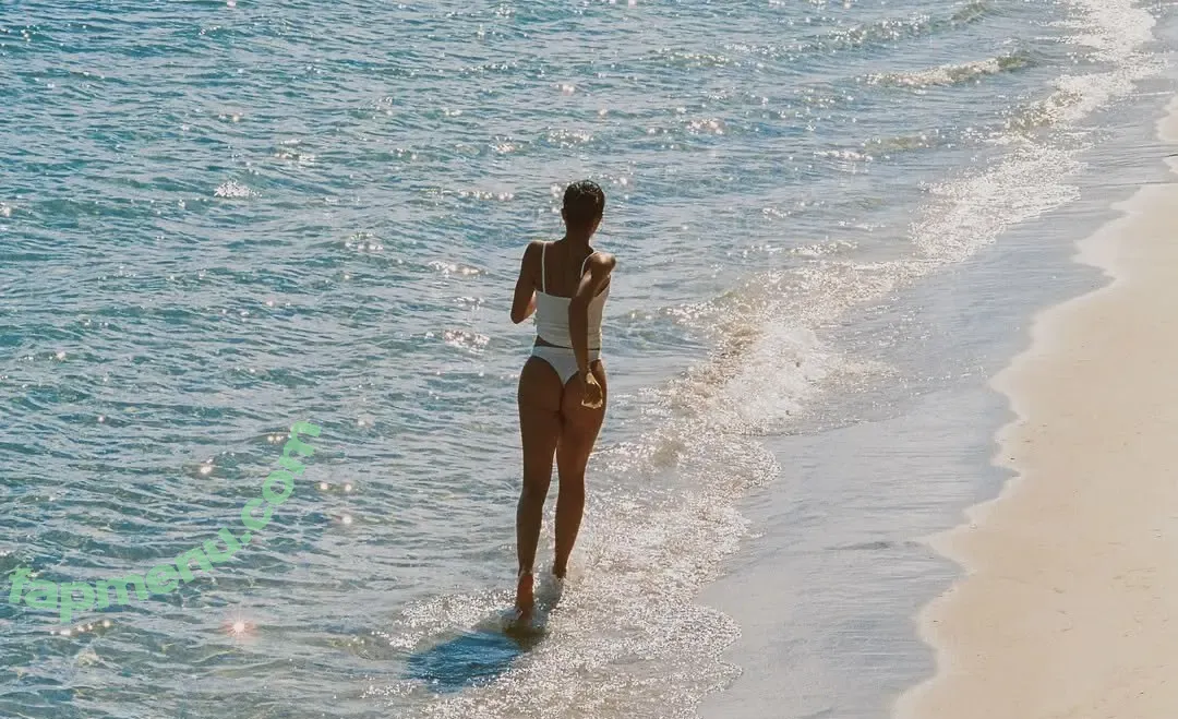 Yovanna Ventura nude photo #0917 (Yoventura / whoisyoventura)