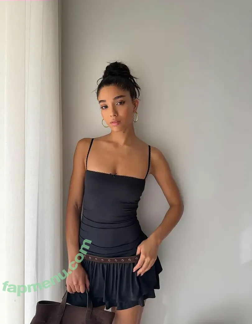 Yovanna Ventura nude photo #1094 (Yoventura / whoisyoventura)